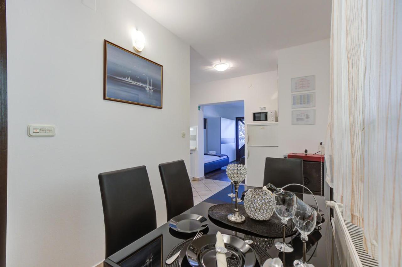 Apartments Matia Senj  Exterior foto